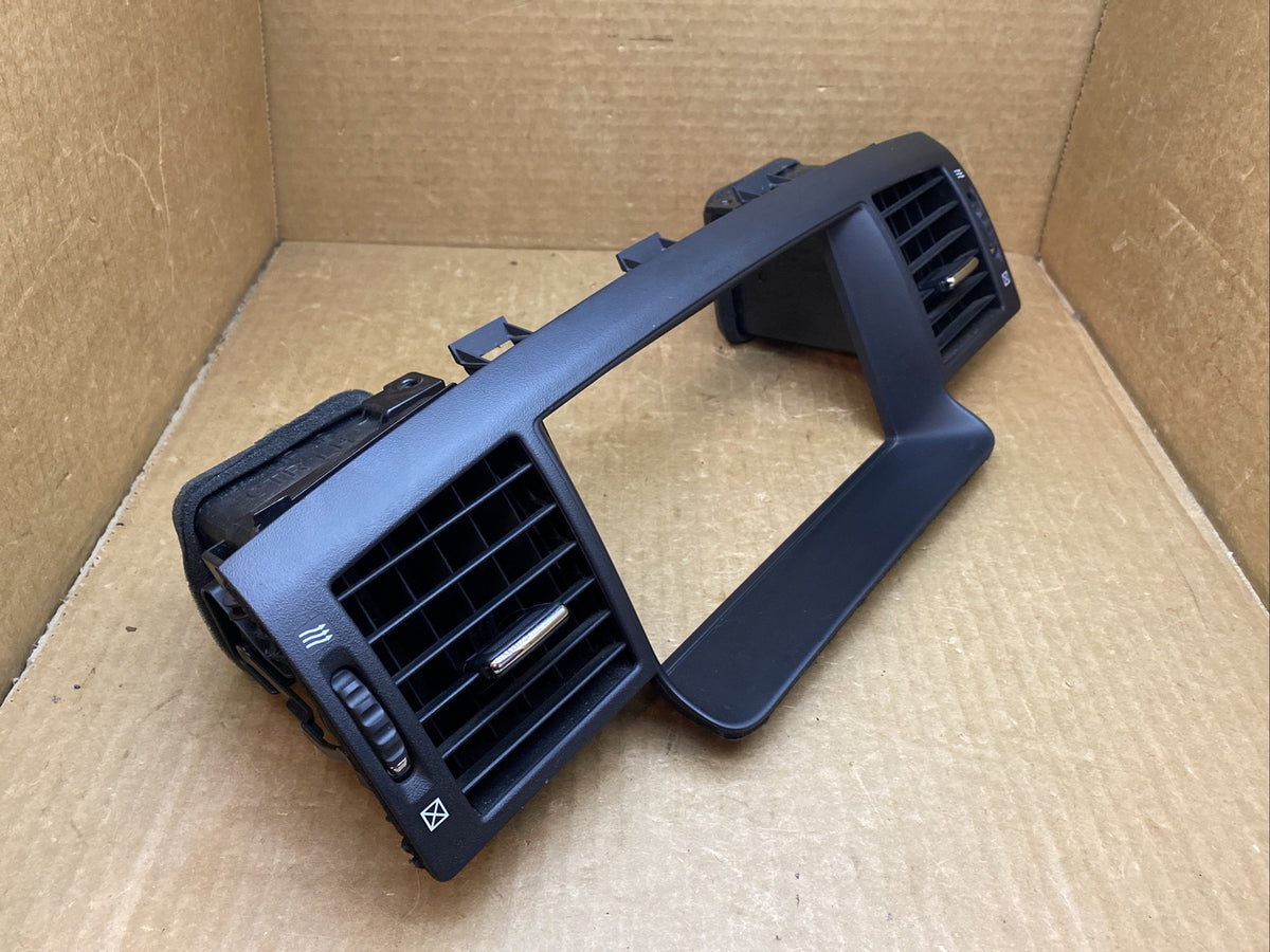 2006 2009 Infiniti M35 M45 Center Dash Air Vents Radio Screen Trim Bezel Black4