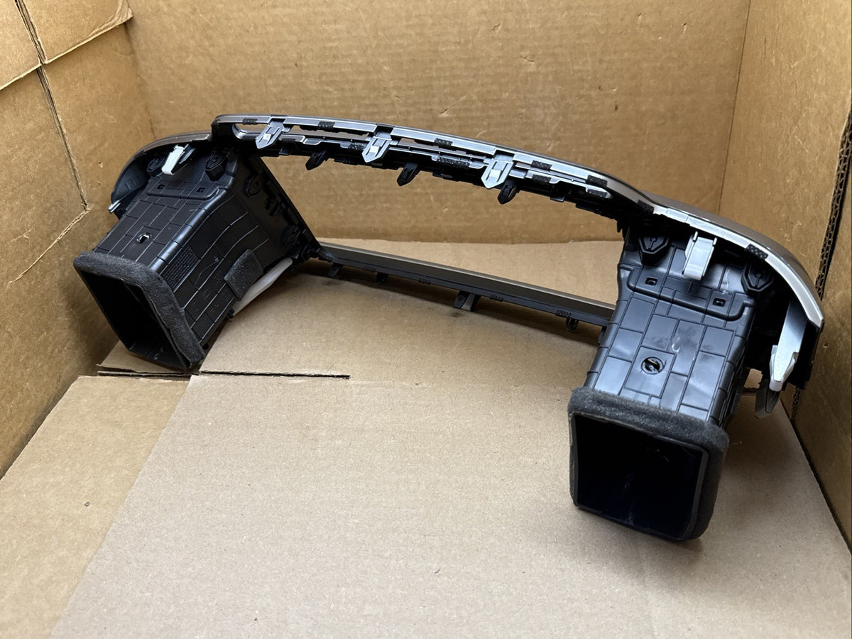 2016 2020 Kia Sorento Center Dash Radio Control Bezel Trim Panel7