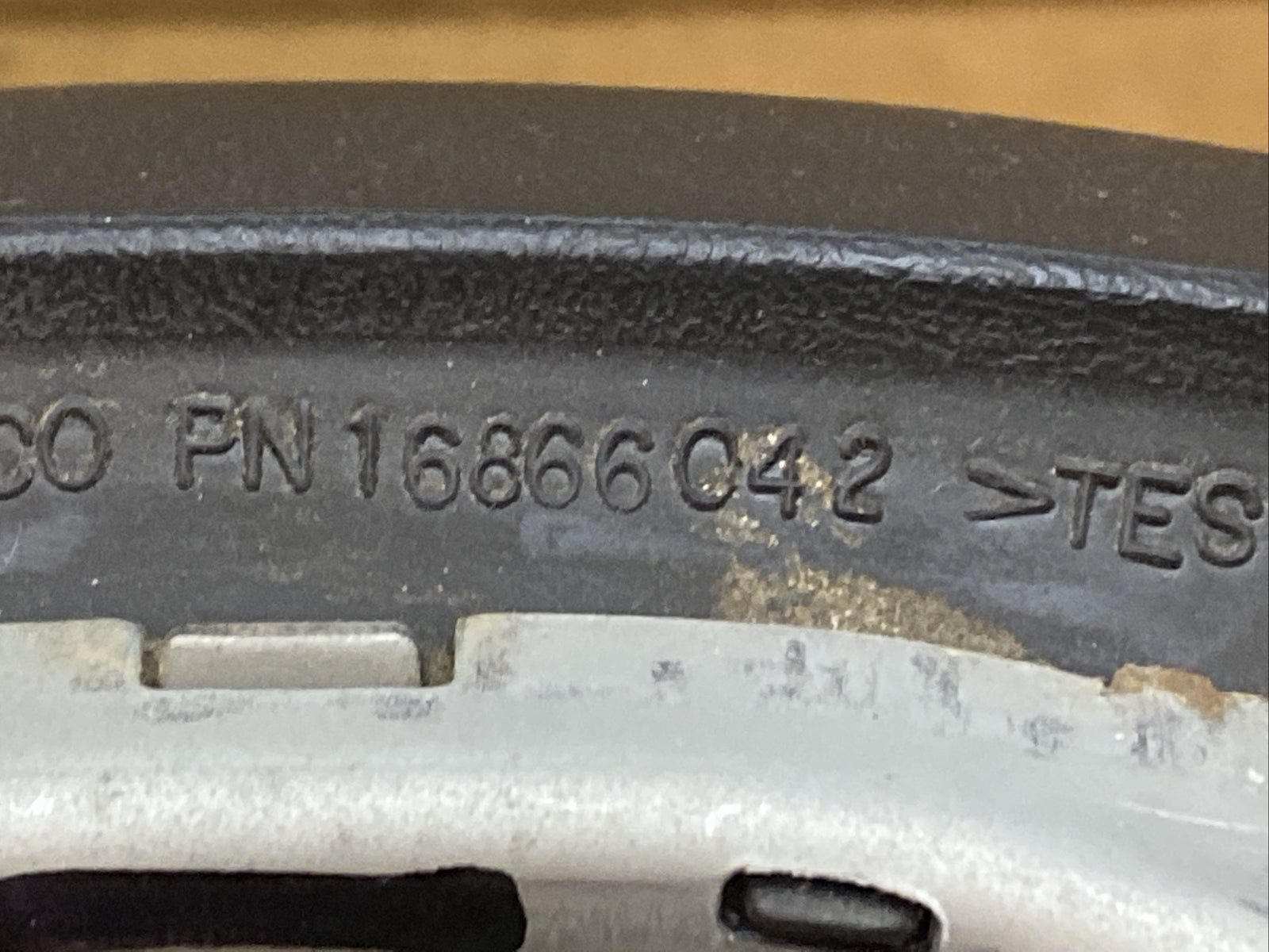 03 06 SILVERADO EXPRESS FRONT LEFT DRIVER STEERING WHEEL AIRBAG AIR BAG ONE PLUG10