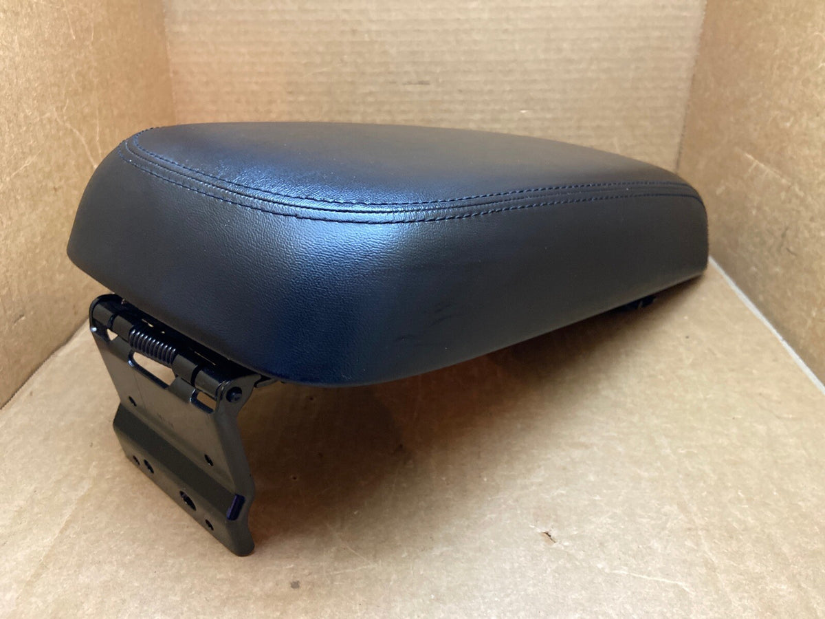 11 17 CHRYSLER 300 CENTER CONSOLE LID COVER TOP ARMREST ARM REST OEM BLACK7