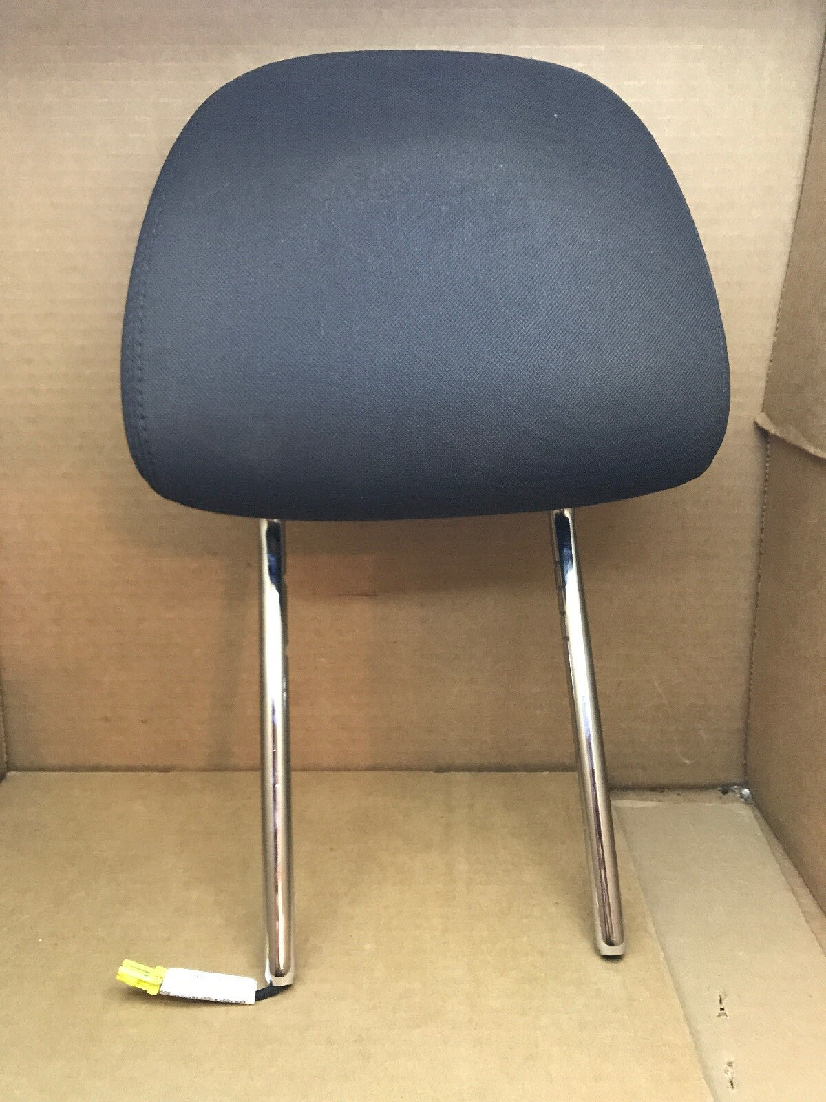 2010 2014 Dodge Avenger Chrysler 200 Front Headrest Active Impact Cloth Black1