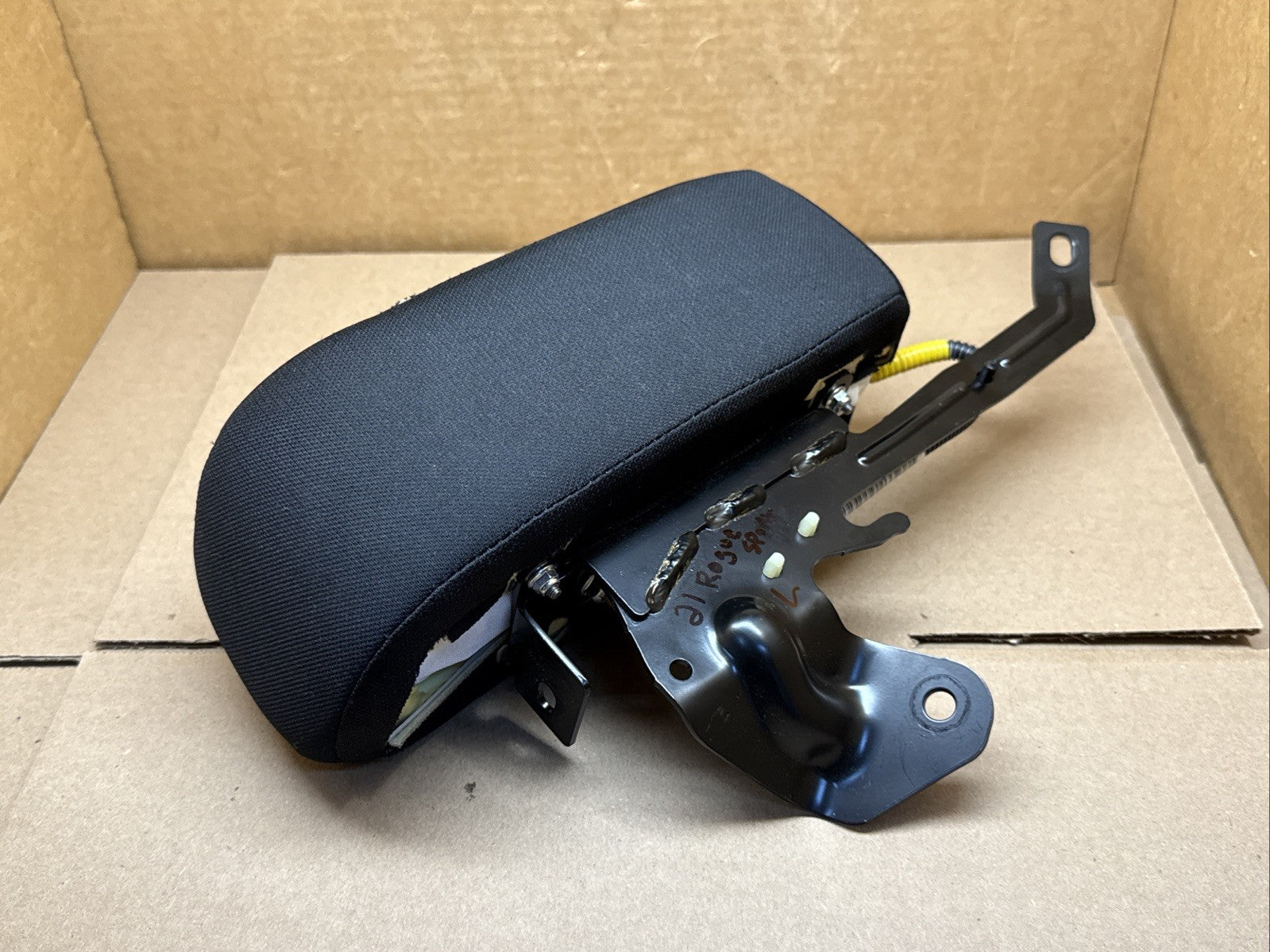 2020 2022 Nissan Rogue Sport Rear Left Driver Side Seat Airbag Bolster5