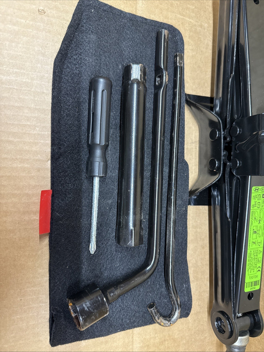 2020 2025 KIA TELLURIDE SPARE TIRE EMERGENCY JACK KIT TOOLS BAG OEM1