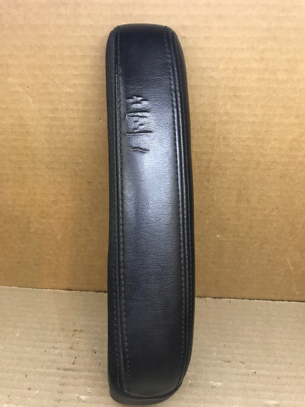 2011 2016 GRAND CARAVAN TOWN & COUNTRY ARMREST FRONT LEFT DRIVER BLACK ARM REST6