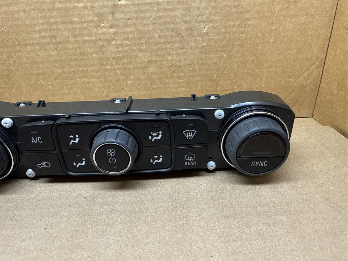 2017 2023 GMC Acadia Front Dash Temperature Temp Climate Control3