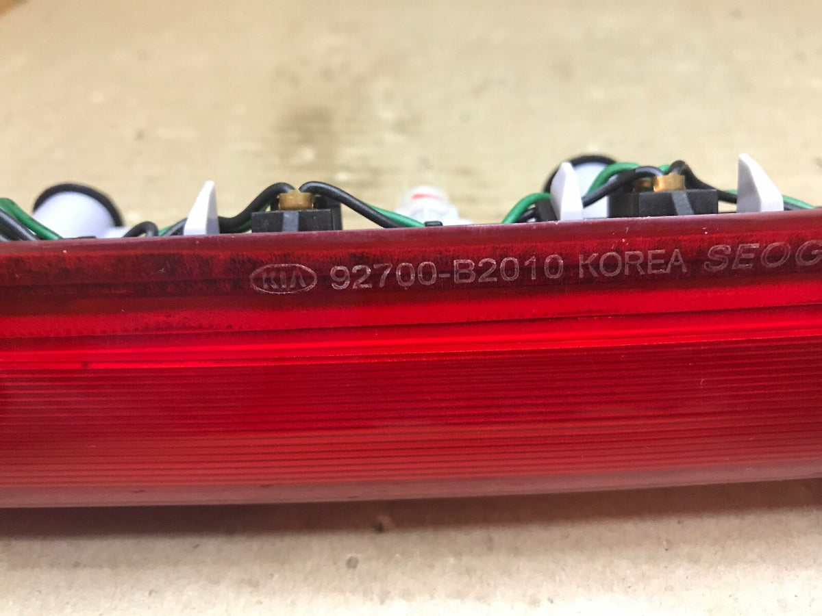 2014 2019 Kia Soul OEM Rear Third Brake Tail Light Lamp Upper Center 92700 B20101