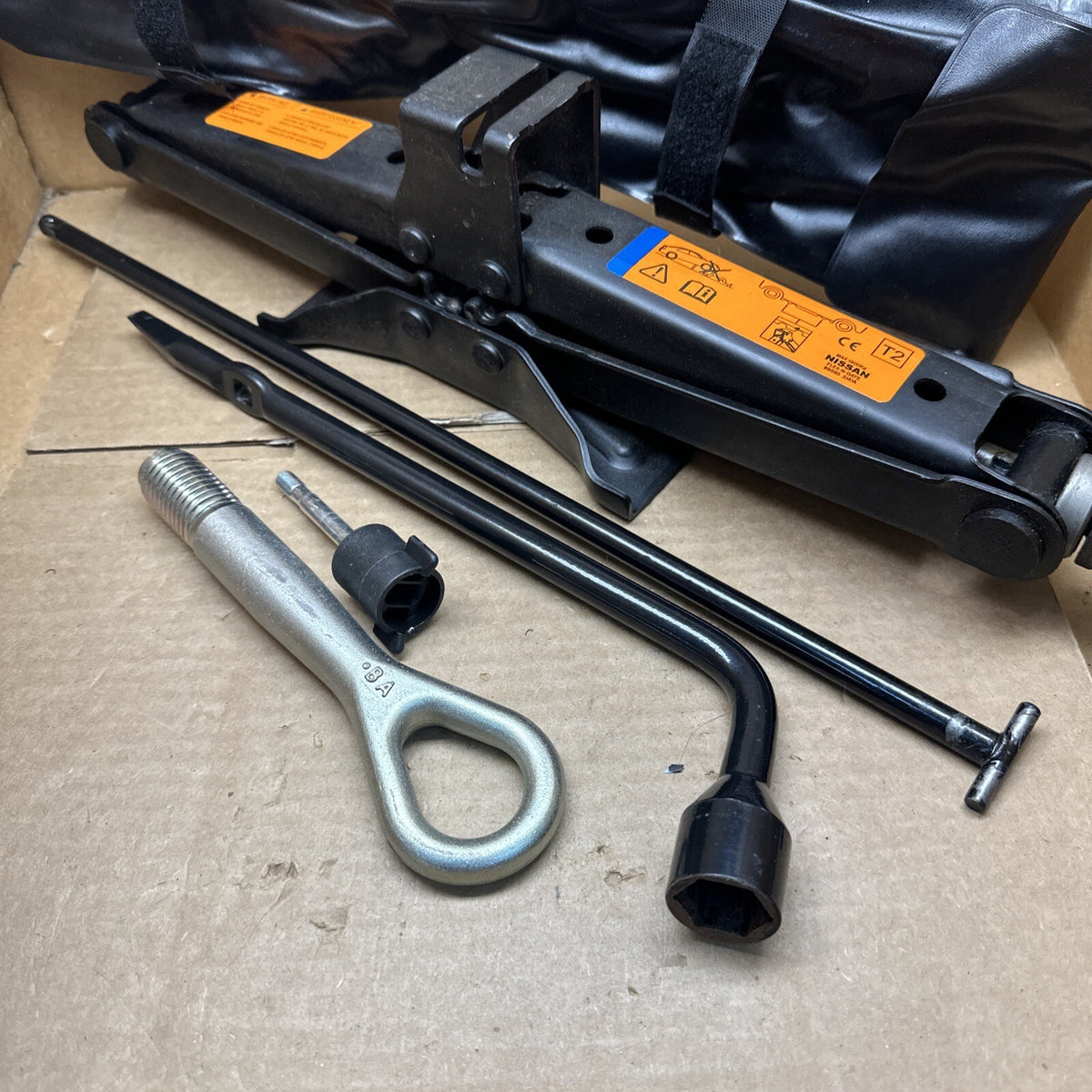 2014 2020 Nissan Pathfinder Spare Tire Scissor Jack Tools Set Kit Lug Wrench1