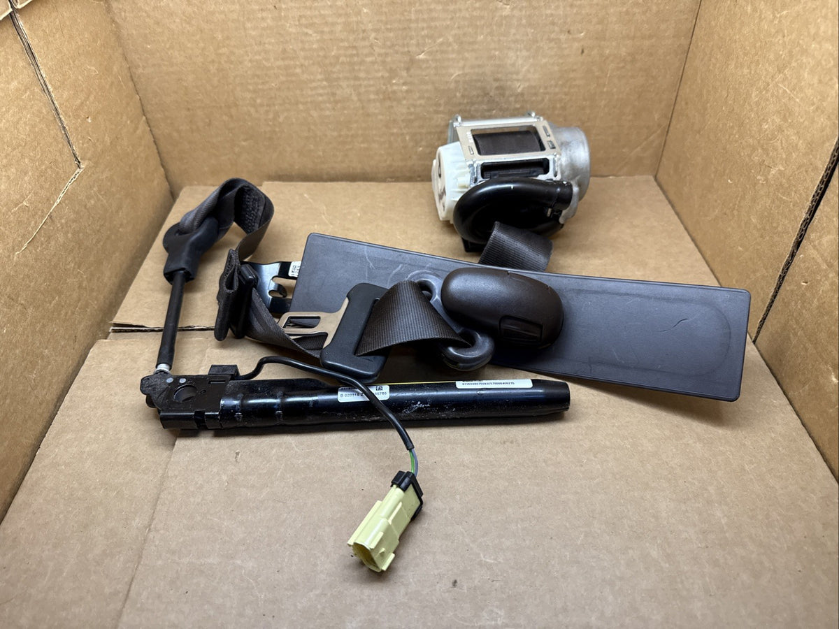 2015 2018 Jeep Renegade Front Right Passenger Seat Belt Seatbelt Retractor Brown0