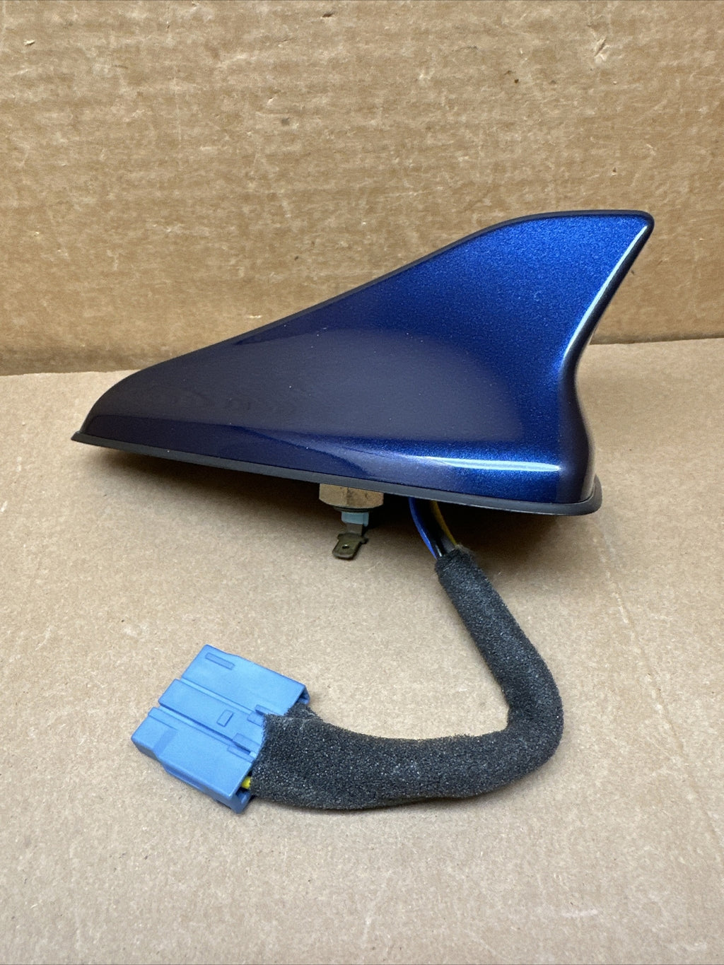 2019   2020 HYNDAI SANTA FE OVERHEAD ROOF SHARKFIN RADIO ANTENNA 96210 S2200ST20