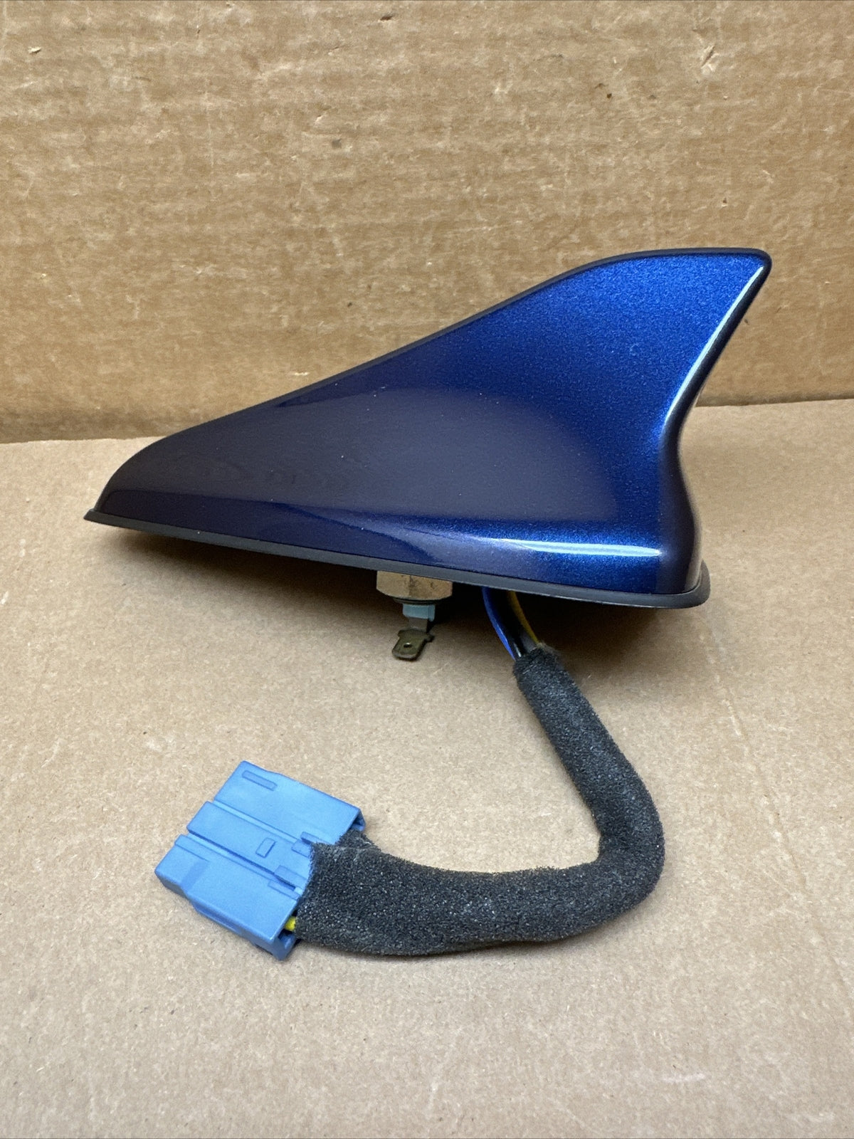 2019   2020 HYNDAI SANTA FE OVERHEAD ROOF SHARKFIN RADIO ANTENNA 96210 S2200ST20