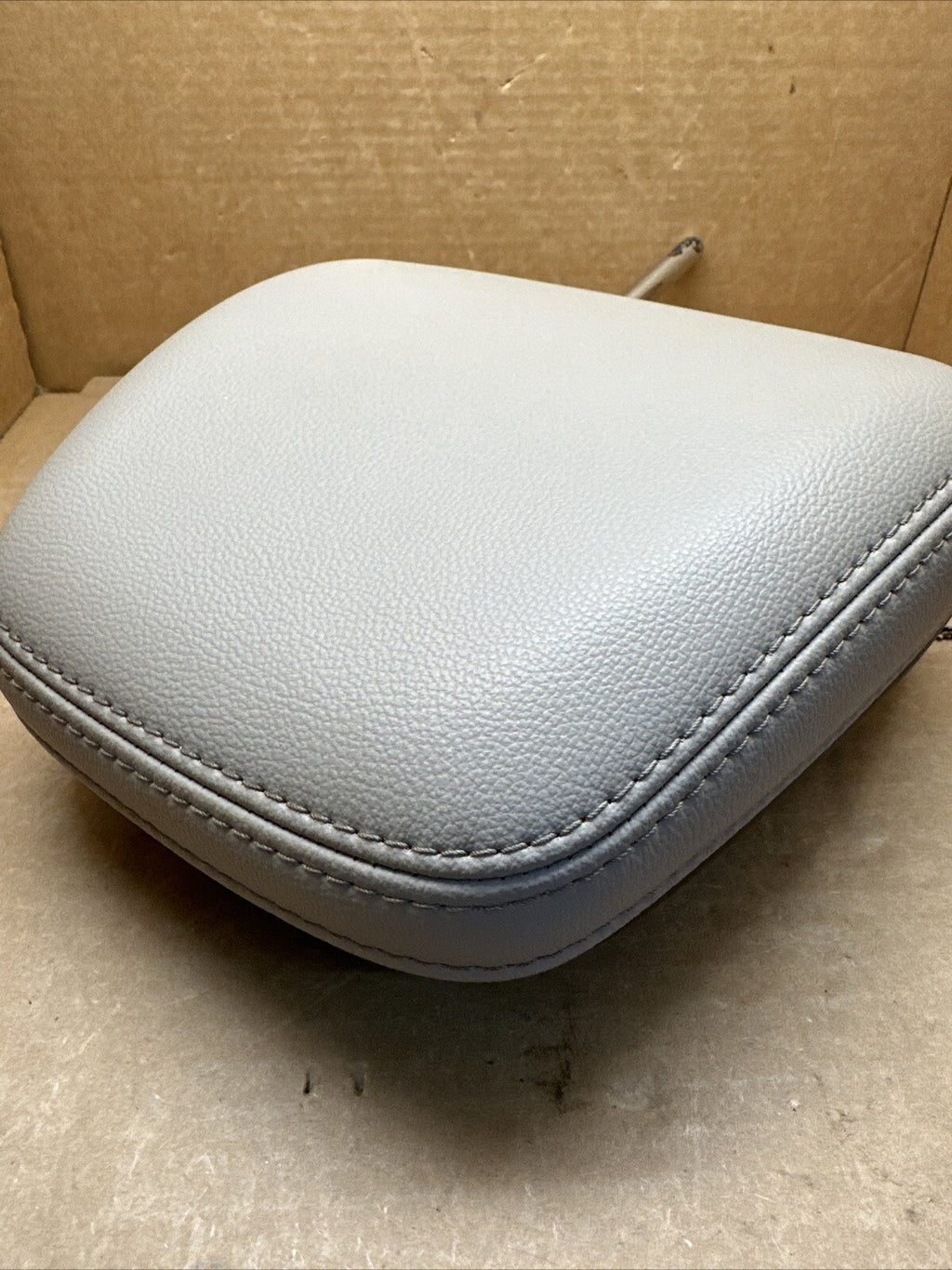 2020 2022 Ford Escape Front Head Rest Headrest Driver Passenger Leather3