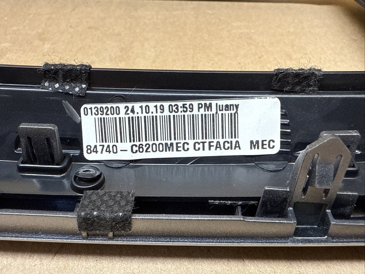 2016 2020 Kia Sorento Center Dash Radio Control Bezel Trim Panel8
