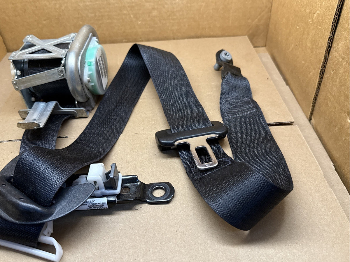 2014 2018 Grand Cherokee Front Left Driver Side Seat Belt Seatbelt Retractor2