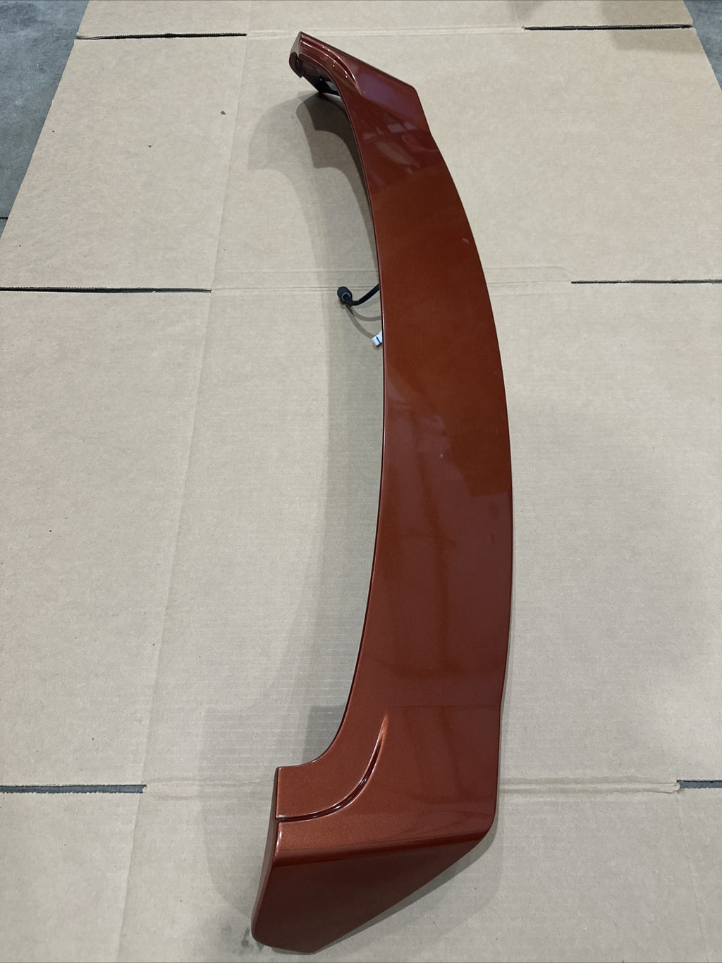 2013   2018 Hyundai Santa Fe Rear Spoiler Red Light 87210 4Z000 OEM0