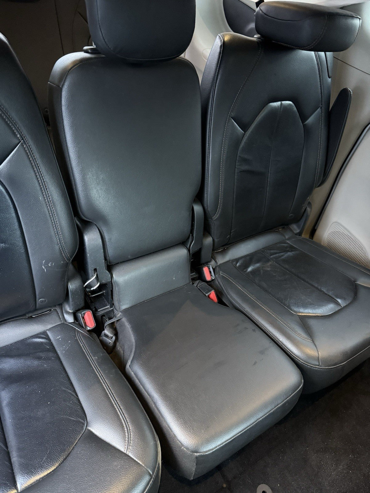 2017 2022 Chrysler Pacifica 2nd Second Row Middle Seat Jump Seat BLACK  LEATHER2