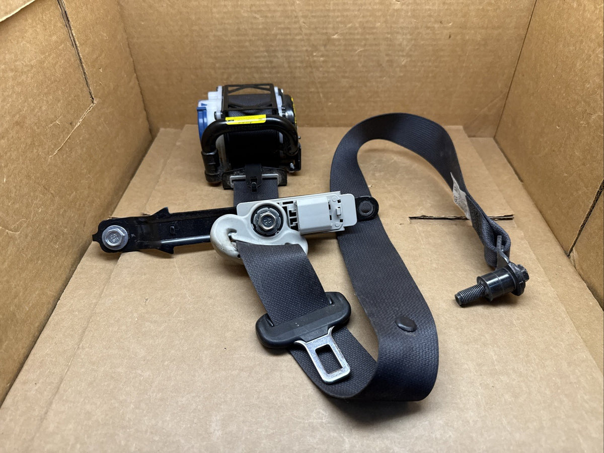 2015 2017 XV Crosstrek Front Left Driver Side Seat Belt Seatbelt Retractor0
