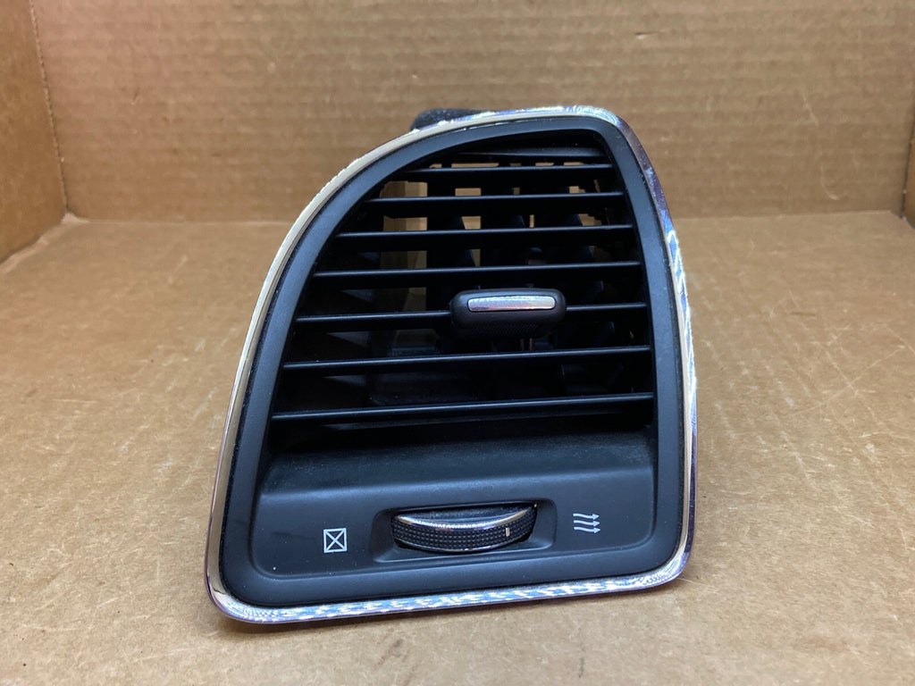 11 20 Town Country Grand Caravan Front Passenger Right Side Dash Air Vent Chrome1