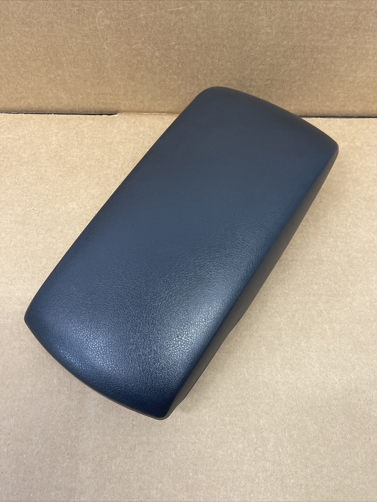2007 2011 Toyota Camry Center Console Lid Cover Armrest Arm Rest Charcoal FC150