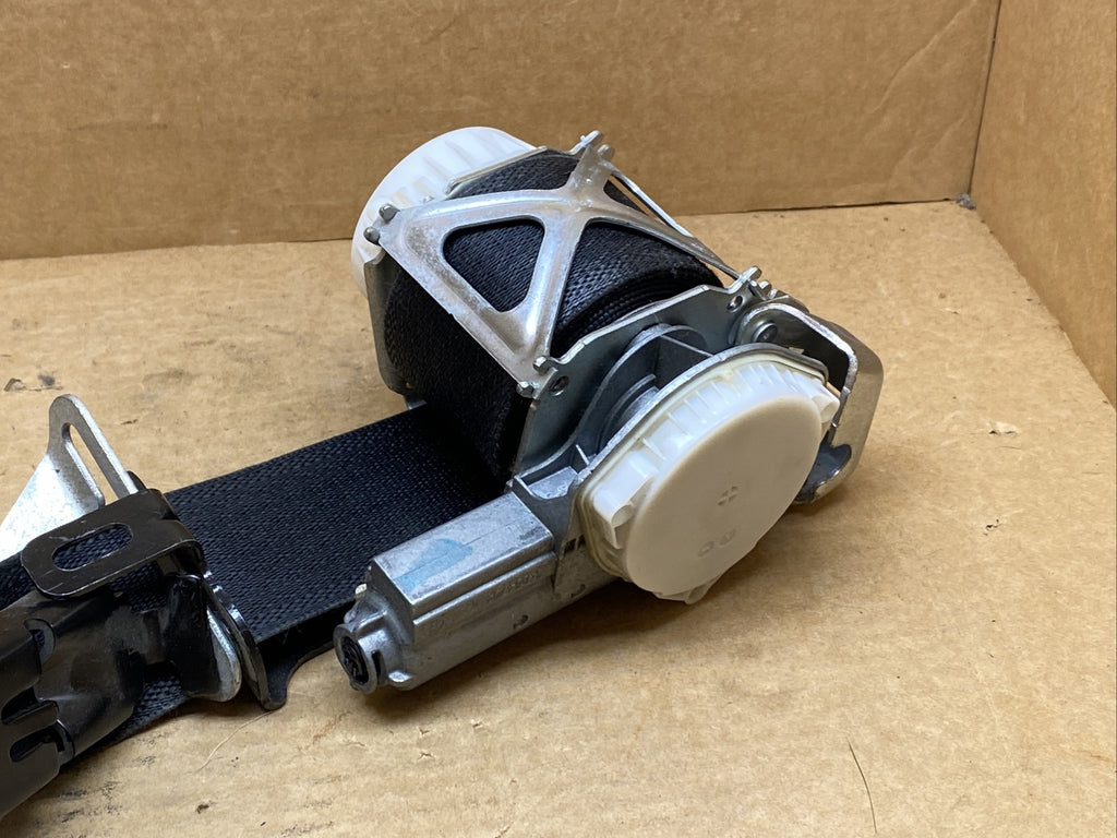 2011 2013 Ford Fiesta Front Left Driver Side Seat Belt Seatbelt Retractor4