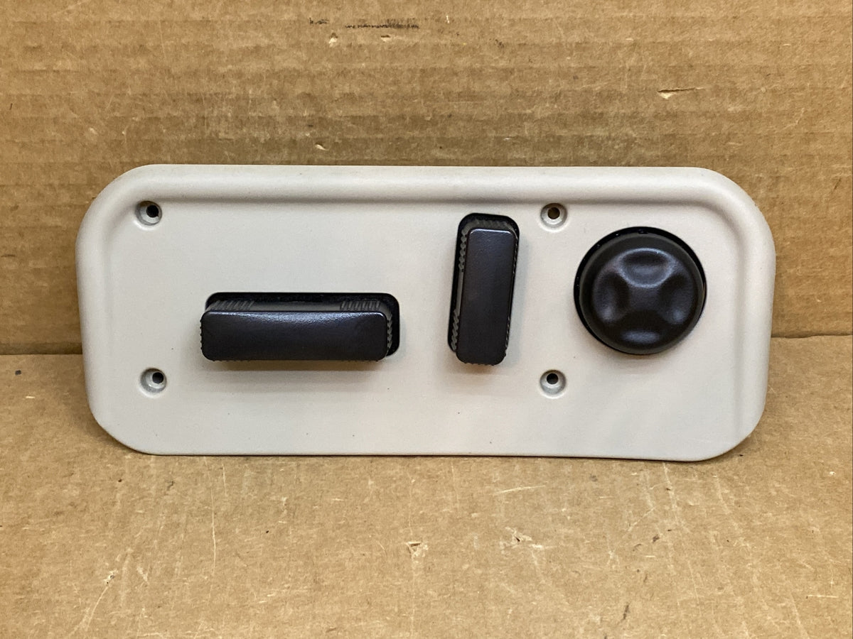 00 02 Escalade Front Left Driver Seat Power Switch Assembly Bezel Shale 124501660
