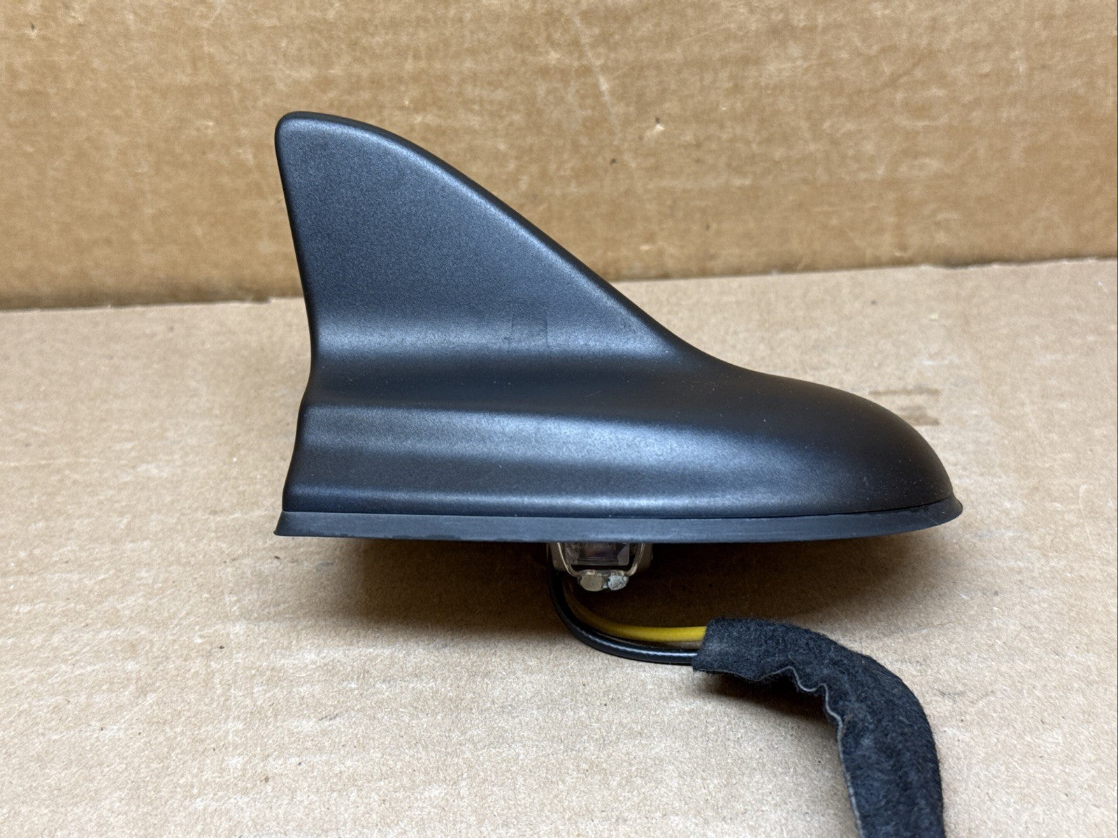 2017 2024 RAM 1500 CHALLENGER RADIO ANTENNA MOPAR OEM 68281280AA1