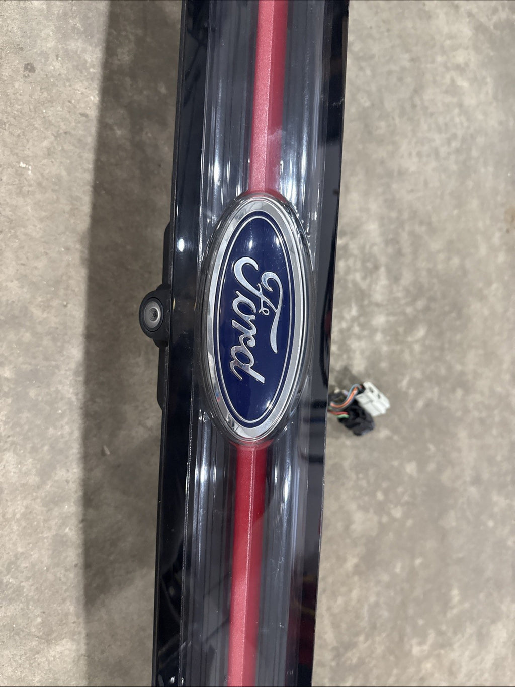 2015 2018 FORD EDGE BRAKE TRUNK TAILGATE CENTER LED TAILLIGHT LATCH CAMERA2