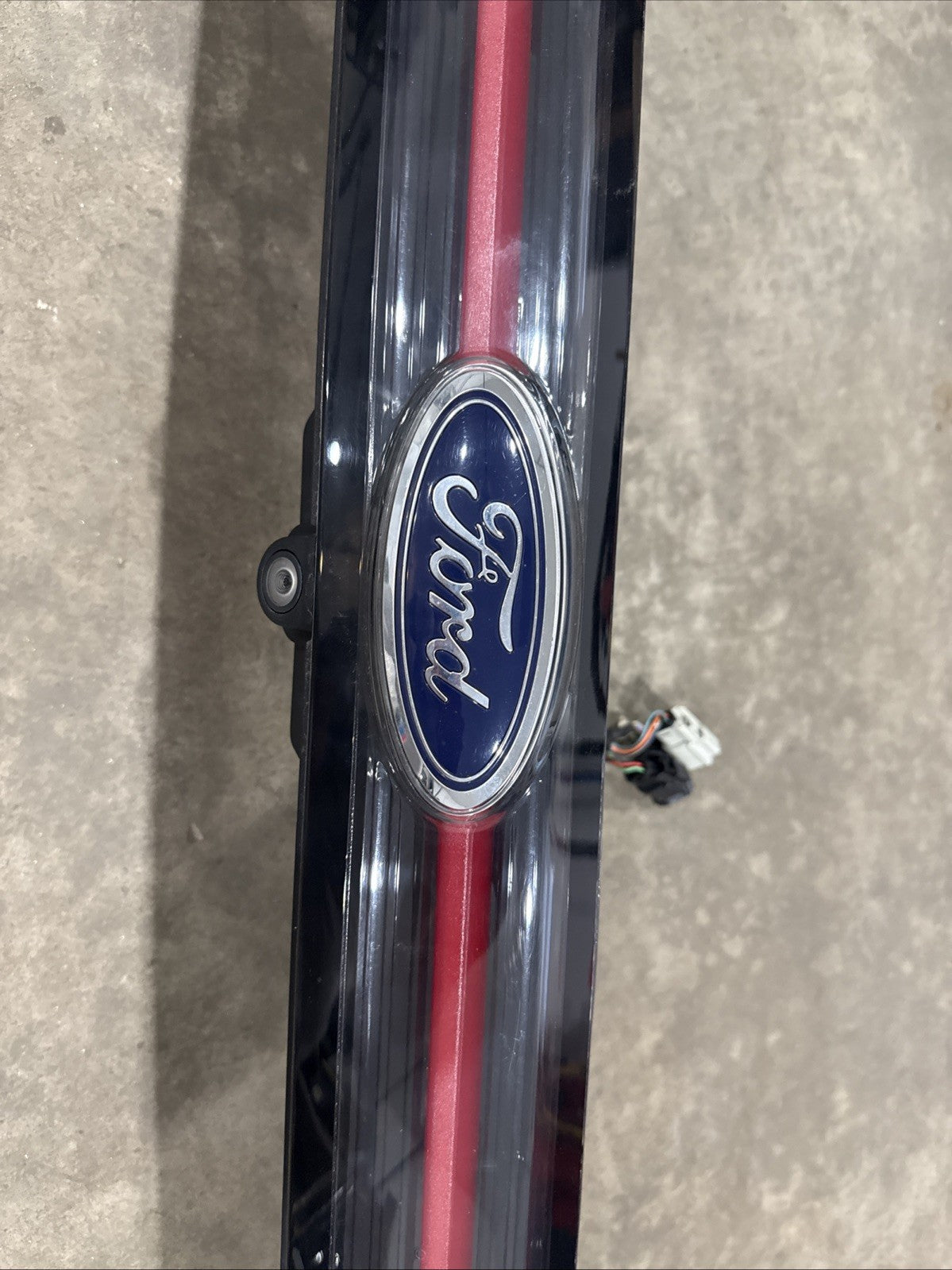 2015 2018 FORD EDGE BRAKE TRUNK TAILGATE CENTER LED TAILLIGHT LATCH CAMERA2