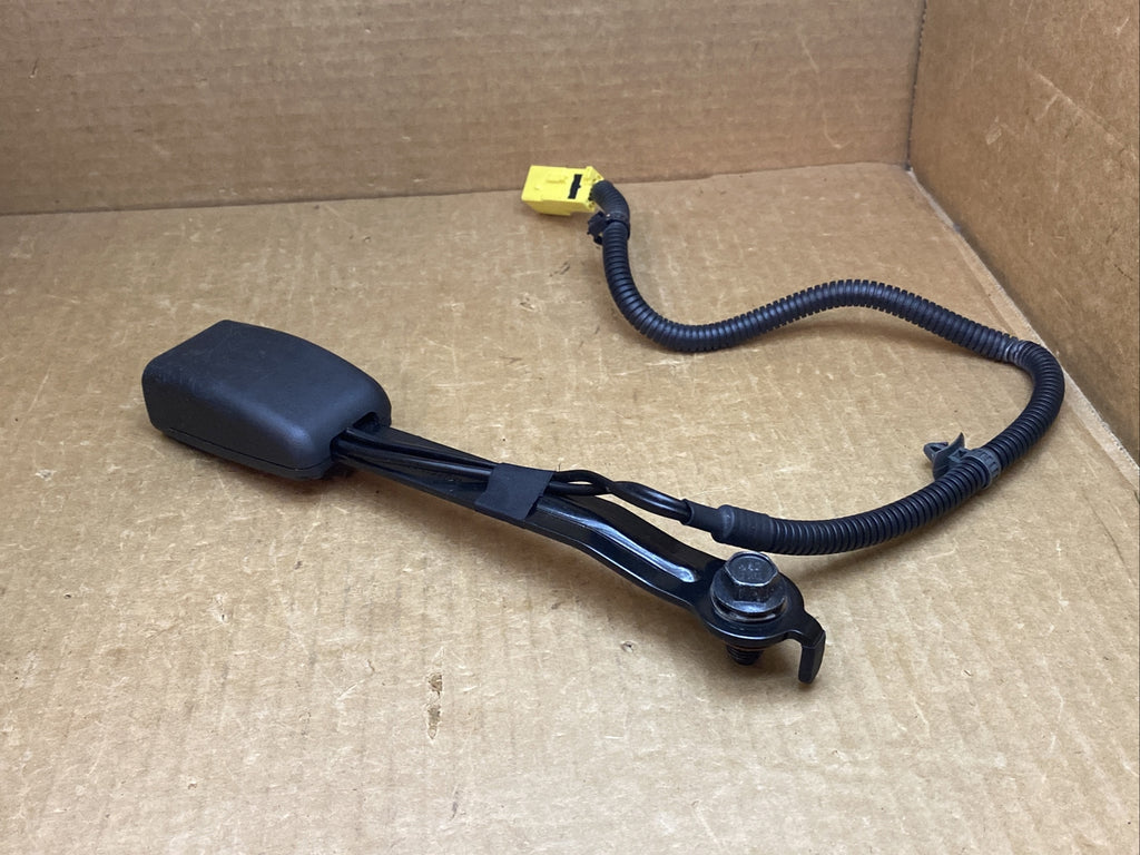 2011 2017 Hyundai Accent Front Left Driver Side Seatbelt Buckle 88830 1R500RY6