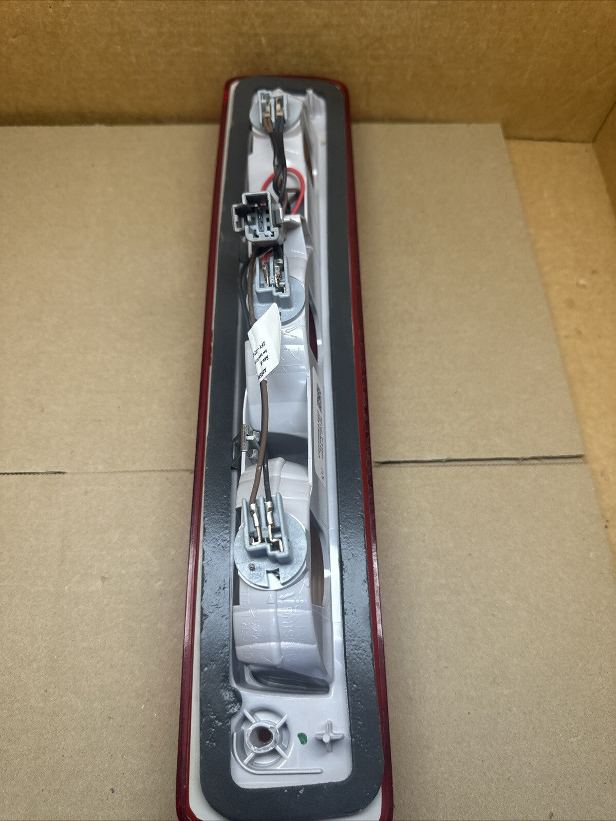 16 22 CHEVROLET COLORADO HIGH MOUNTED THIRD 3RD BRAKE TAIL LIGHT 52127100 OEM5