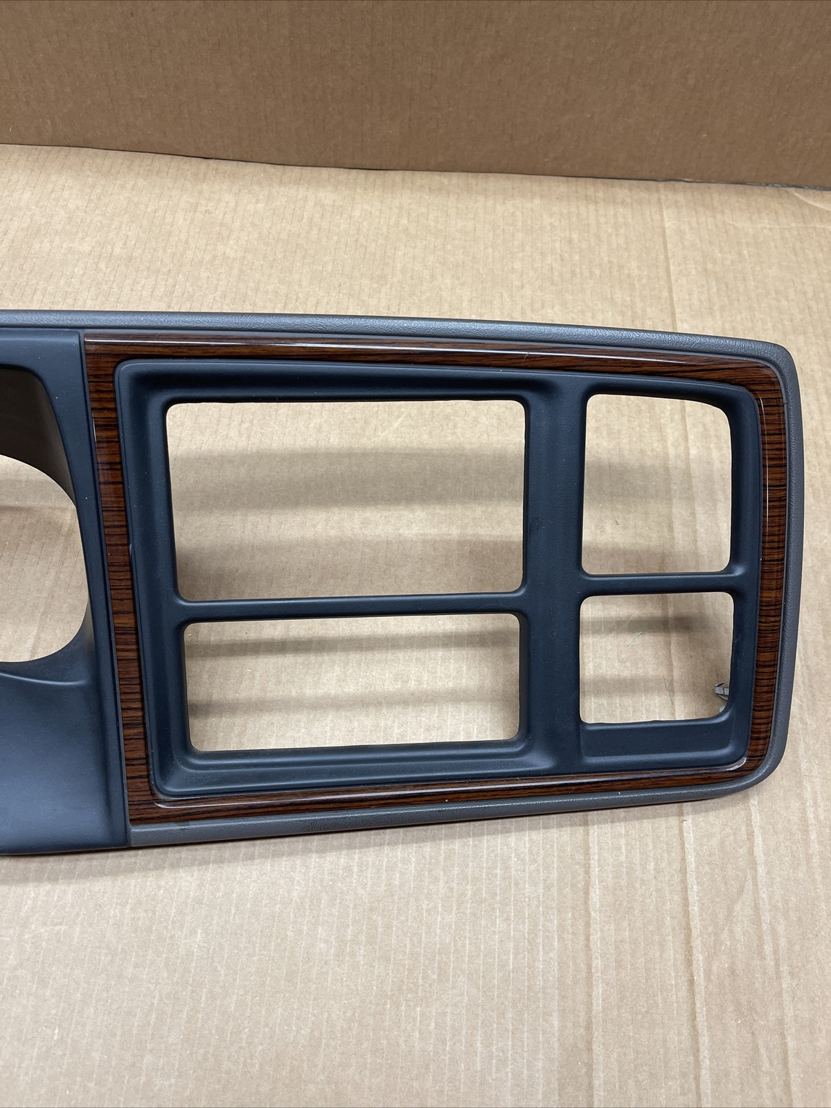 2003 2006 Cadillac Escalade Cluster Dash Bezel Ebony Woodgrain 15100030 150559934