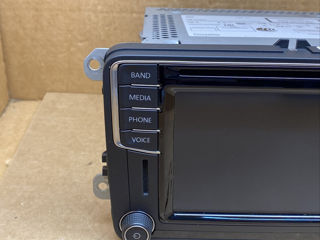 2016 2017 Volkswagen VW Passat CD Player Radio Display Screen OEM 5C0 035 200 C2