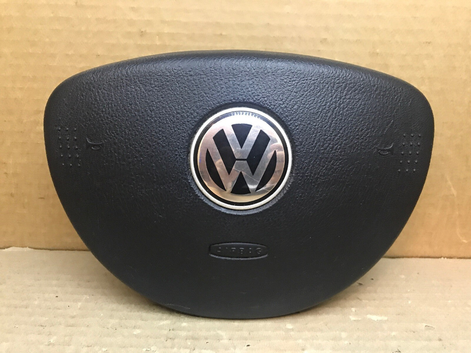 04 10 VW Beetle Left Driver Side Steering Wheel Airbag Air Bag Single Plug1