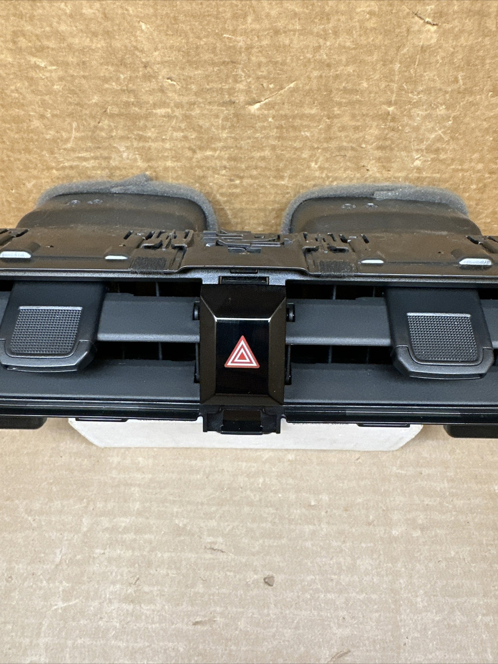 2020   2024 TOYOTA COROLLA DASH PANEL CENTER VENT HAZARD SWITCH 55670 02780 OEM3