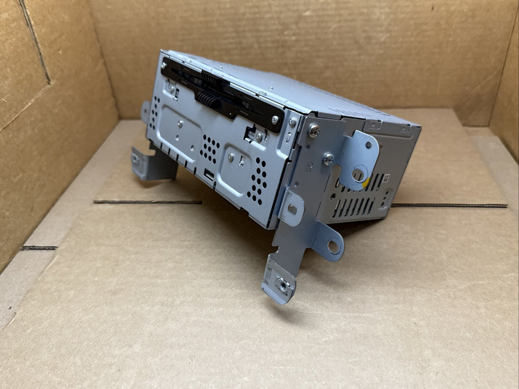 2013 2014 Lincoln MKT Radio Receiver CD Player DE9T 19C107 HC2