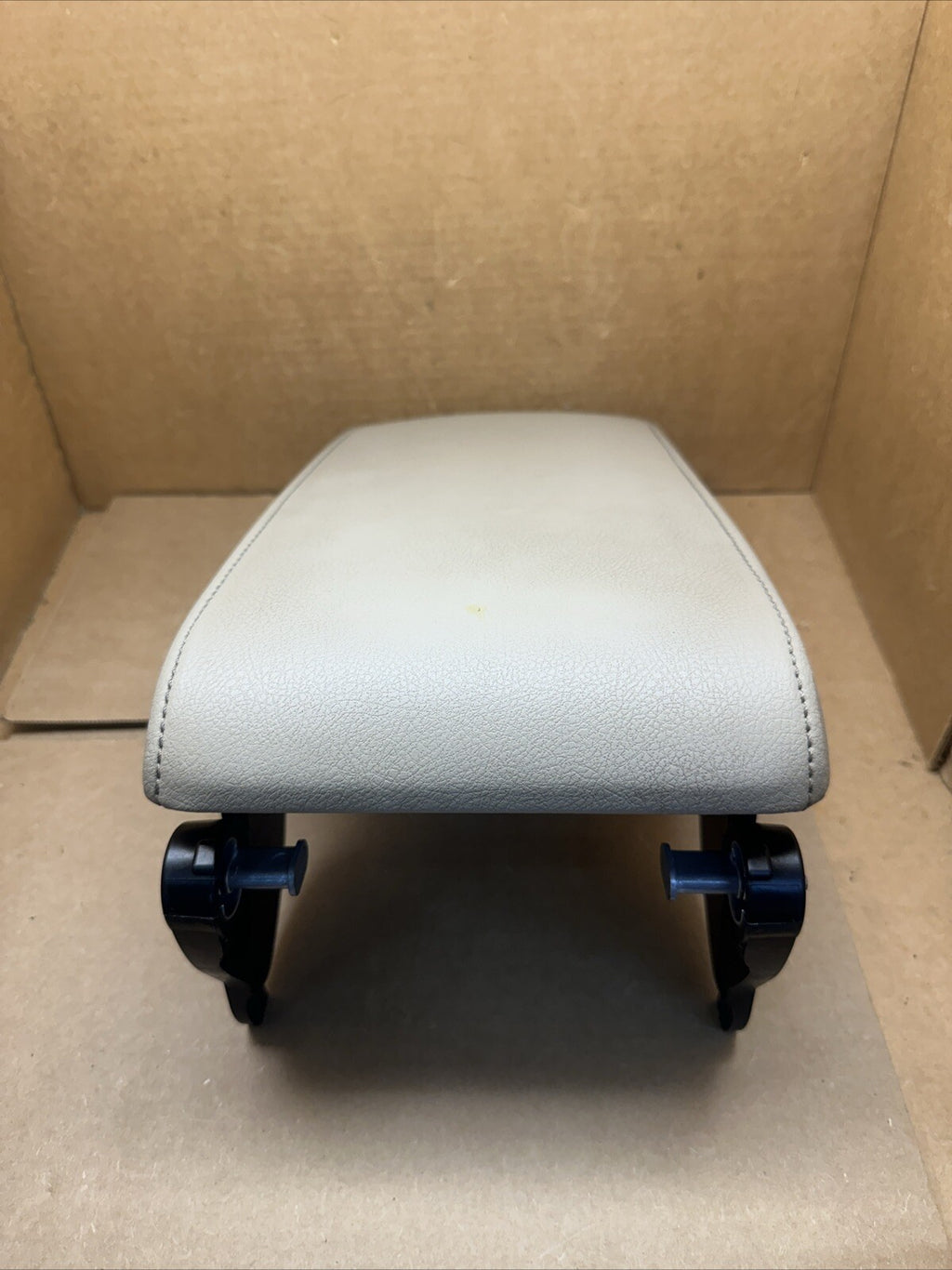 2012 2017 Toyota Camry Center Console Lid Cover Armrest Arm Rest Ivory Tan LA002