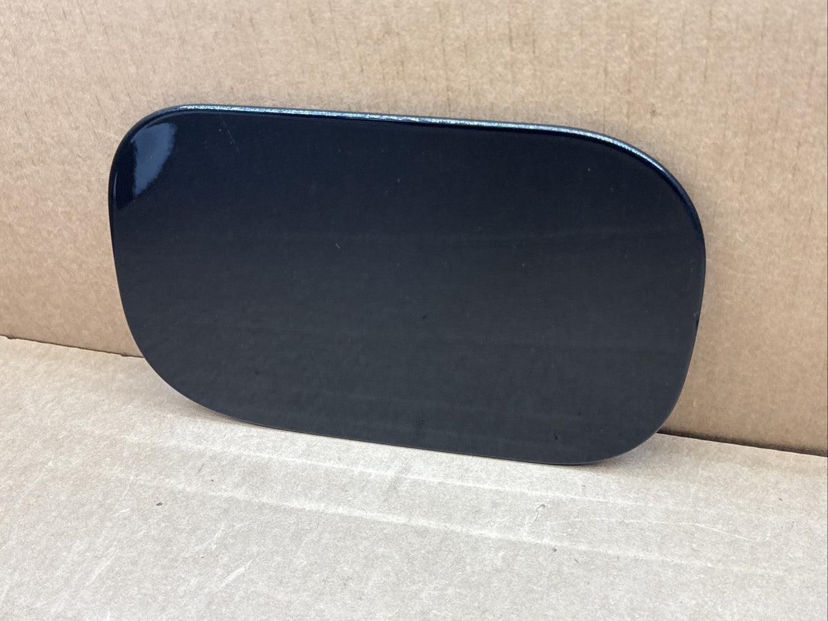 2018 2024 Chevy Equinox Fuel Gas Tank Filler Door Lid Cover Black GB8 Scratched2