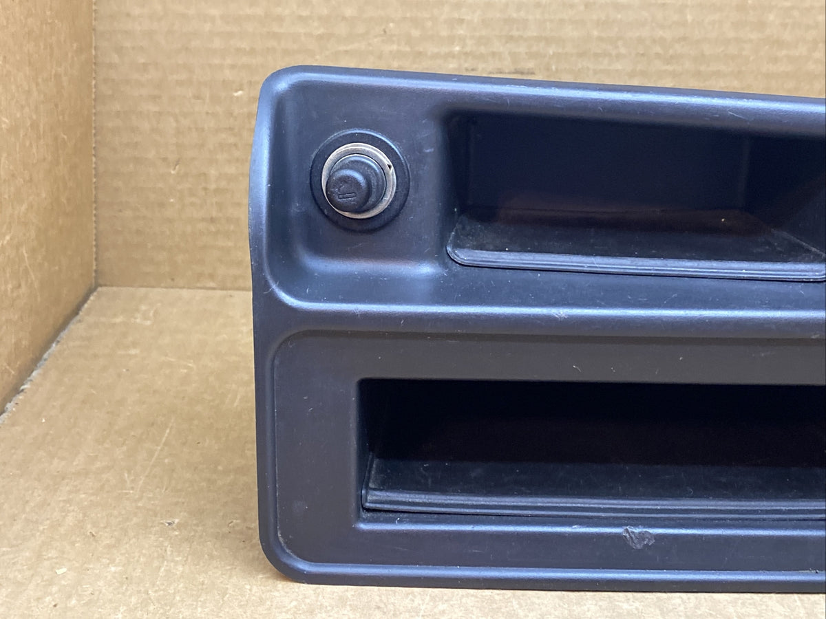 2003 2006 Silverado Sierra Tahoe Center Console Front Cubby Insert OEM 151942922