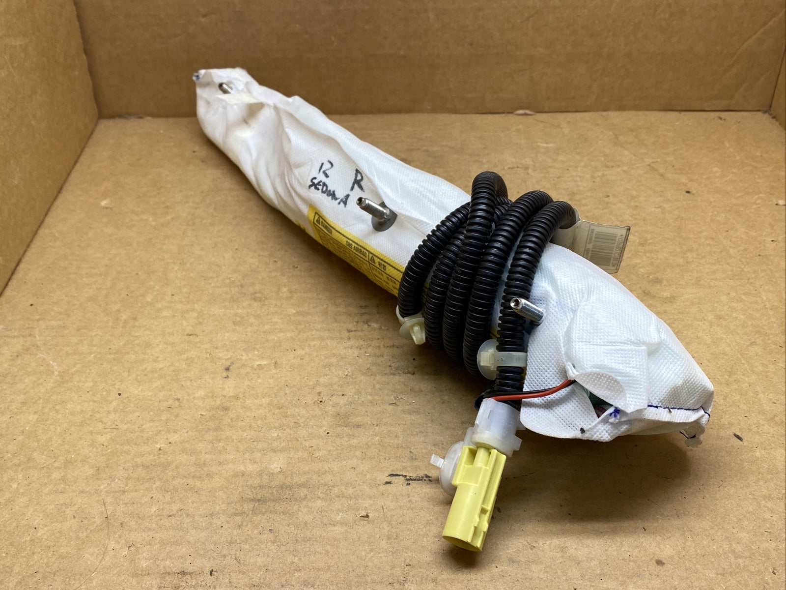 2010 2014 Kia Sedona Front Right Side Passenger Seat Air Bag Airbag 88920 4D0006