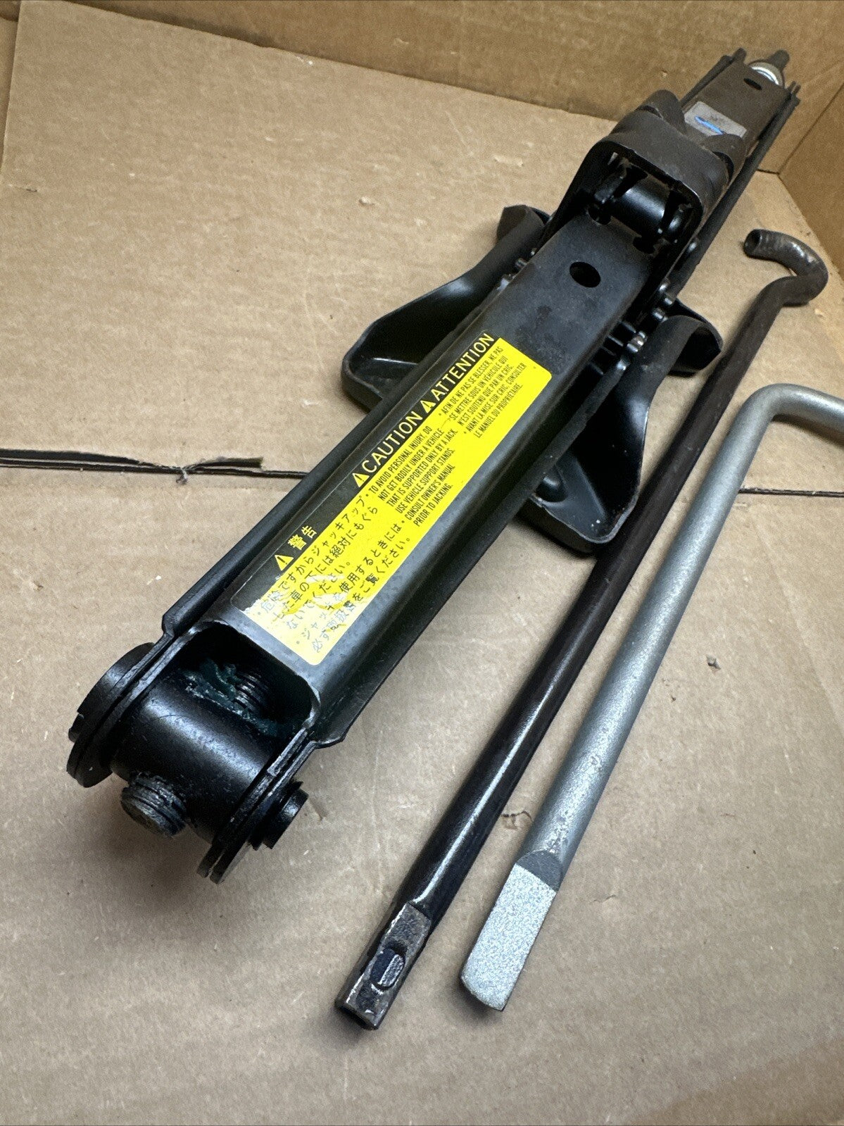 2008 2019 TOYOTA HIGHLANDER EMERGENCY SPARE TIRE JACK KIT TOOLS OEM2