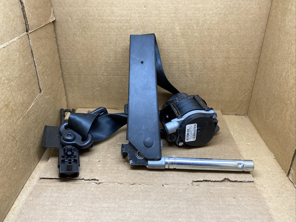 2013 2018 Ford Escape Front Right Passenger Side Seat Belt Seatbelt Retractor9