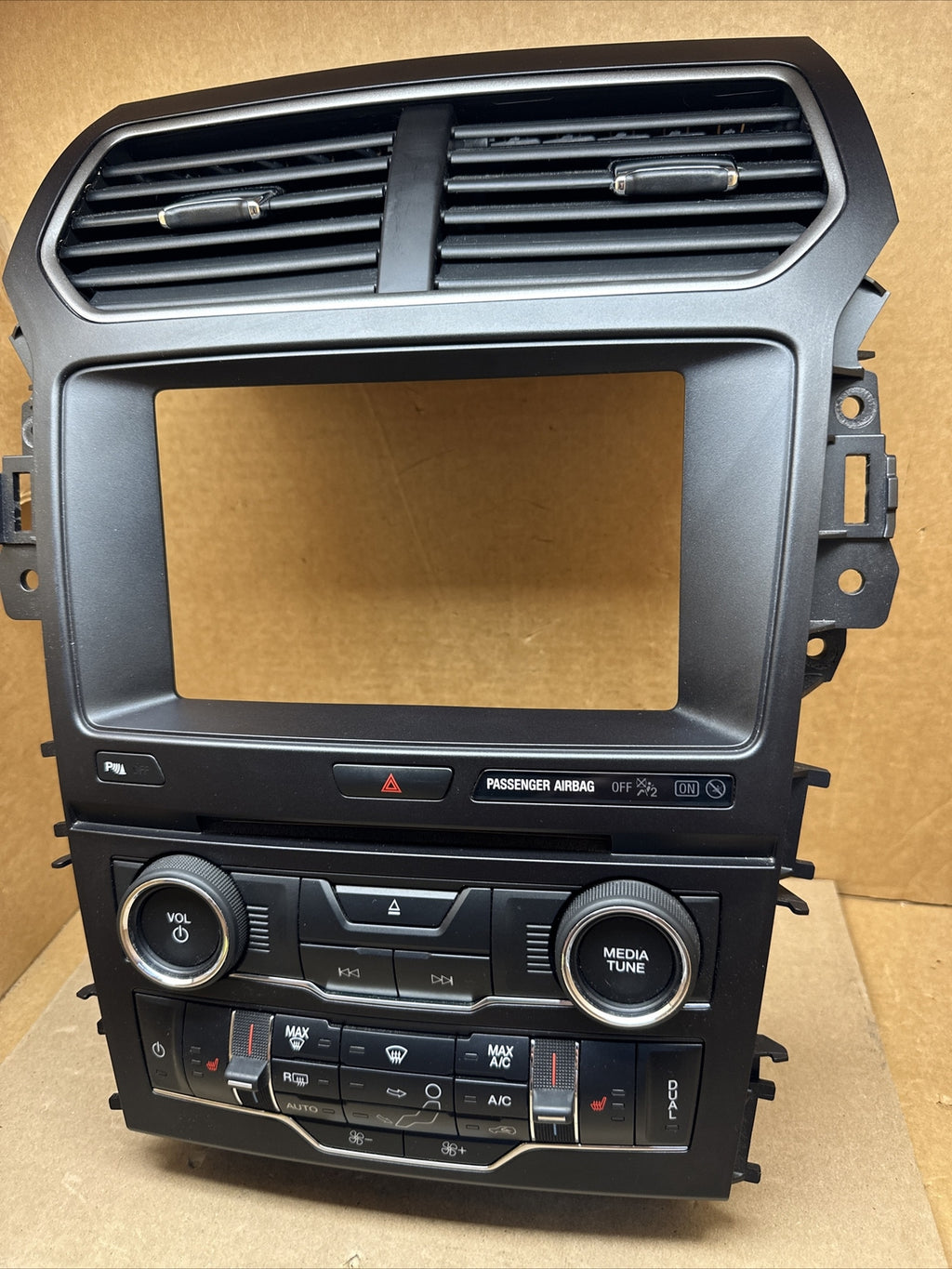 2016   2018 Ford Explorer Display Radio Climate Control Panel GB5T 18A802 EE OEM4