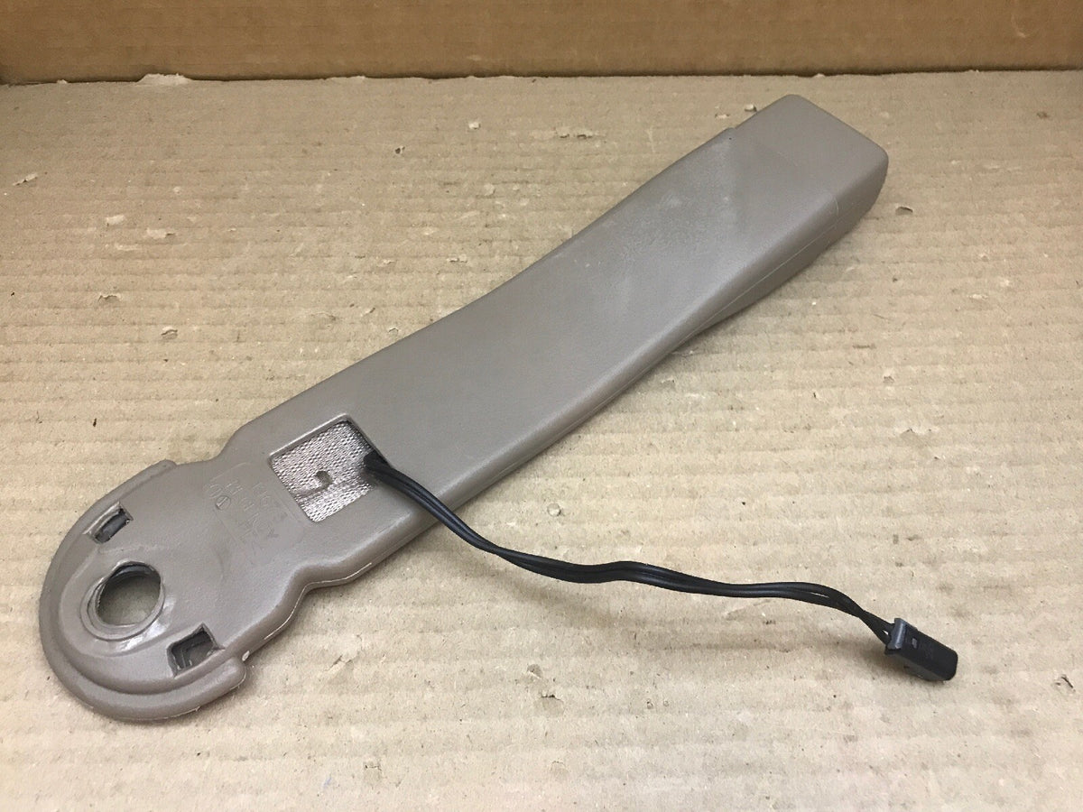 03 06 Tahoe Yukon Sierra Silverado Front Seat Belt Buckle PRESS Neutral Tan2