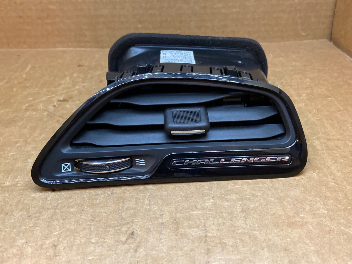 15 20 Dodge Challenger Front Right Side Dashboard A/C Heat Air Vent Outlet OEM2