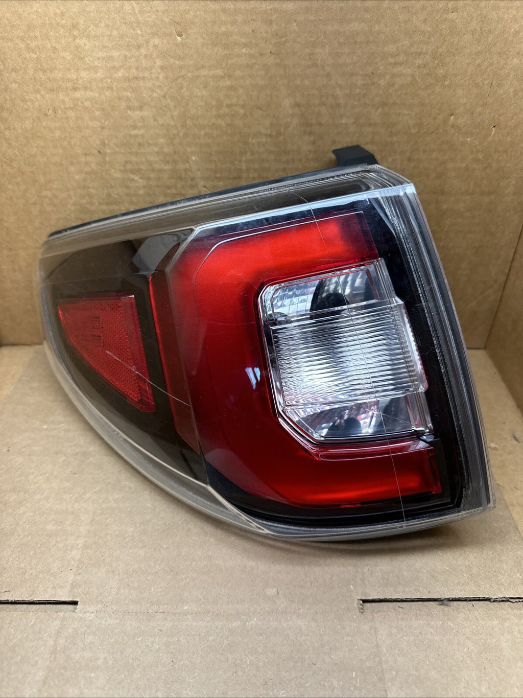 2013 2016 GMC Acadia Outer Quarter Tail Light Left Driver Side OEM 232360140
