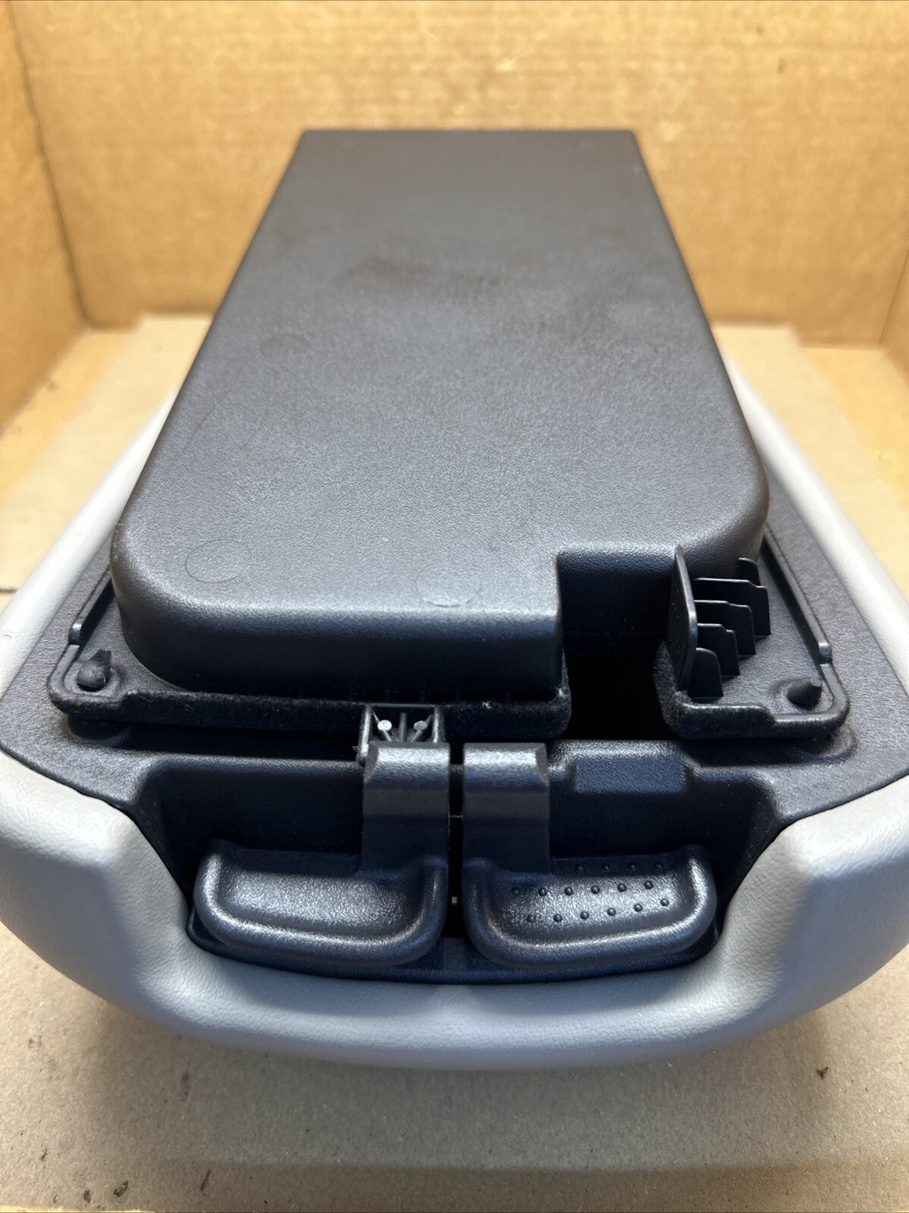 2009 2014 Nissan Maxima Center Console Lid Cover Top Arm Rest Armrest Gray K6