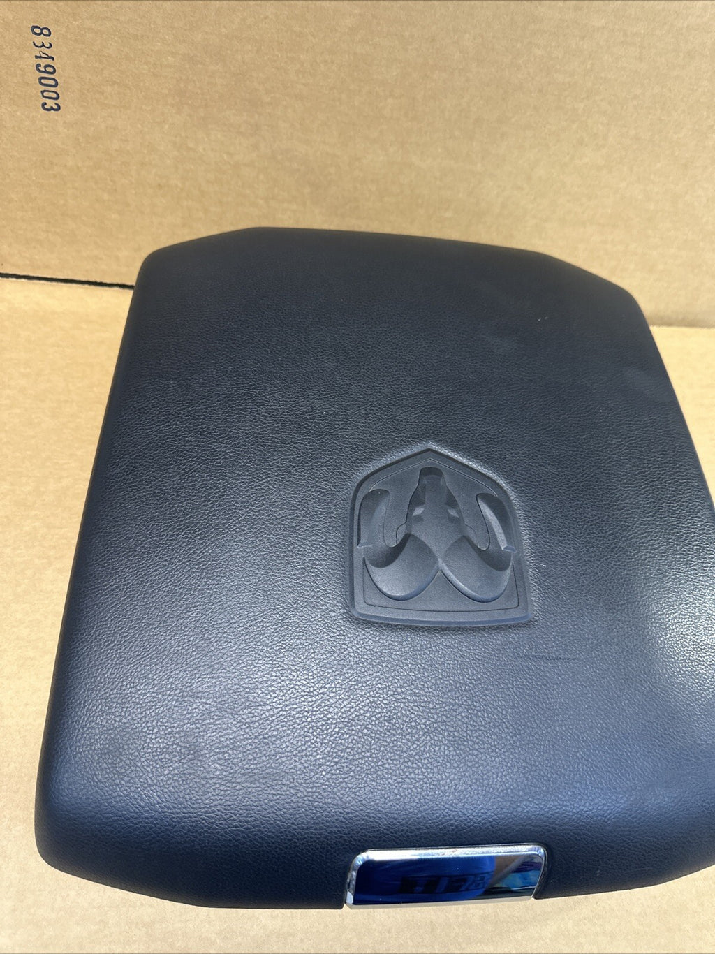 2009 2012 DODGE RAM FULL THROUGH FLOOR CENTER CONSOLE LID ARMREST BLACK OEM1