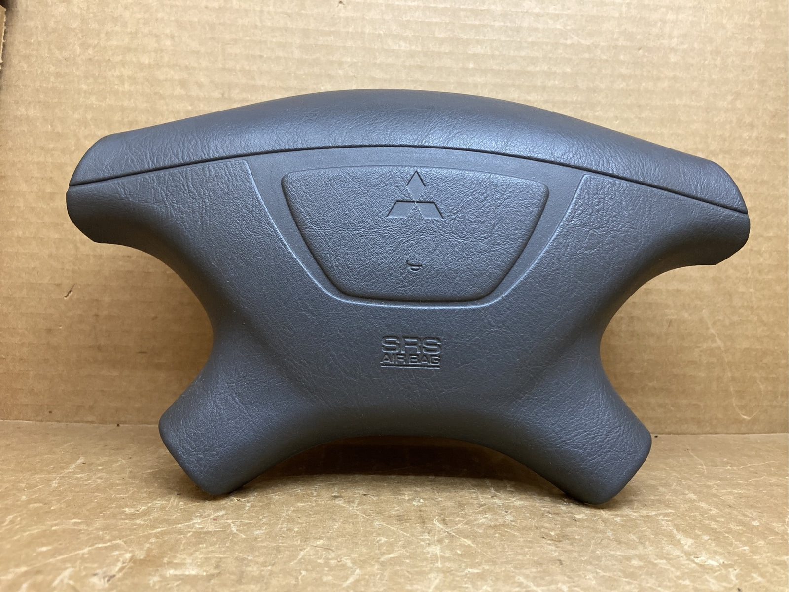 2000 2004 Montero Sport Front Left Driver Side Steering Wheel Air Bag Airbag1