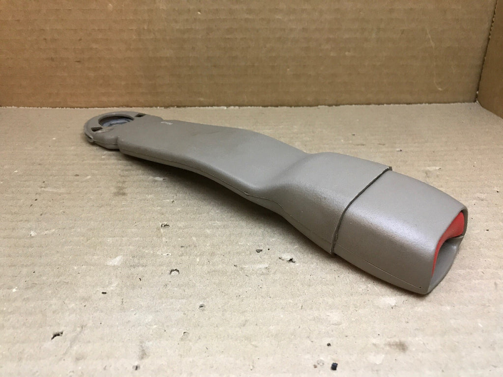 99 02 GM Silverado Tahoe Suburban Sierra Front Seat Belt Seatbelt Buckle 521 52D0