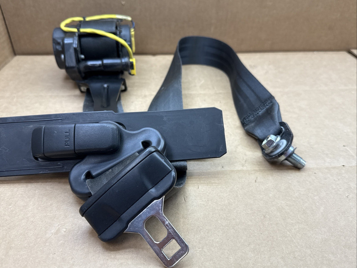 2017-2023 Subaru Impreza Front Left Driver Side Seat Belt Seatbelt Retractor3