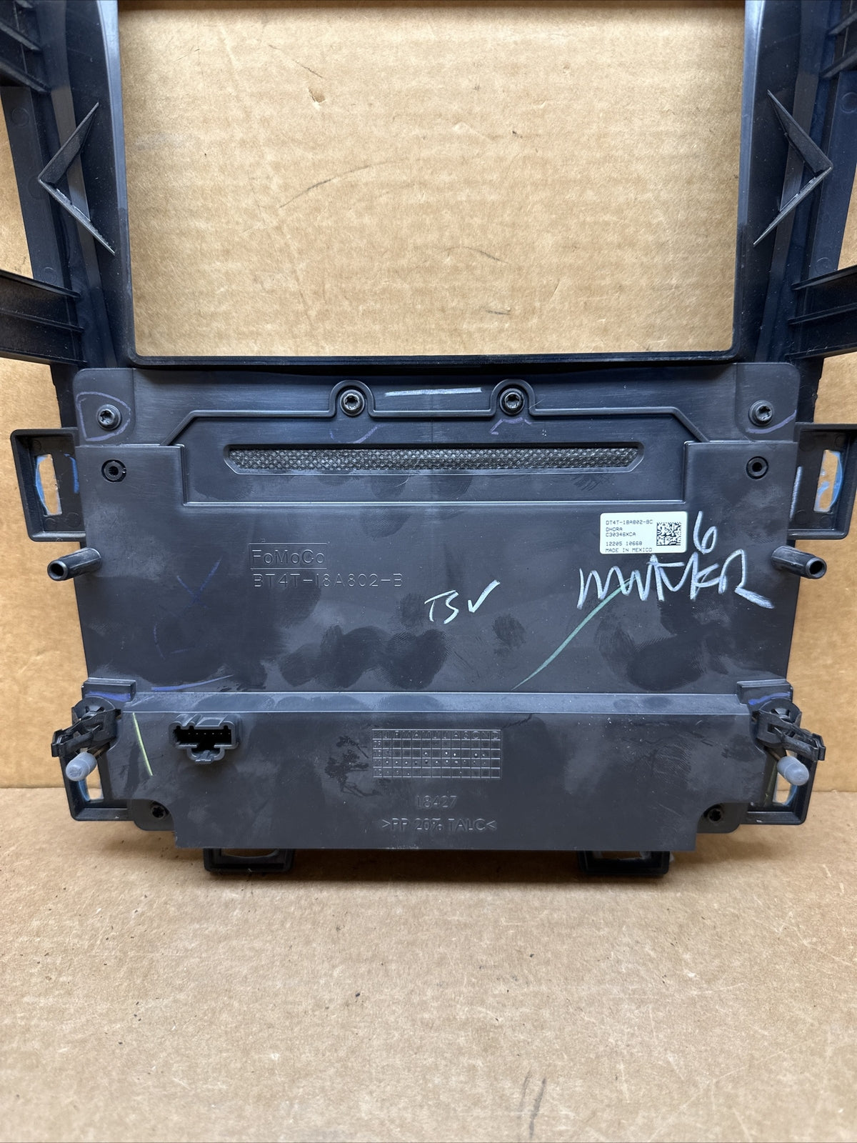 2011 2014 Ford Edge Radio Face Climate Control Panel Bezel DT4T 18A802 BC7